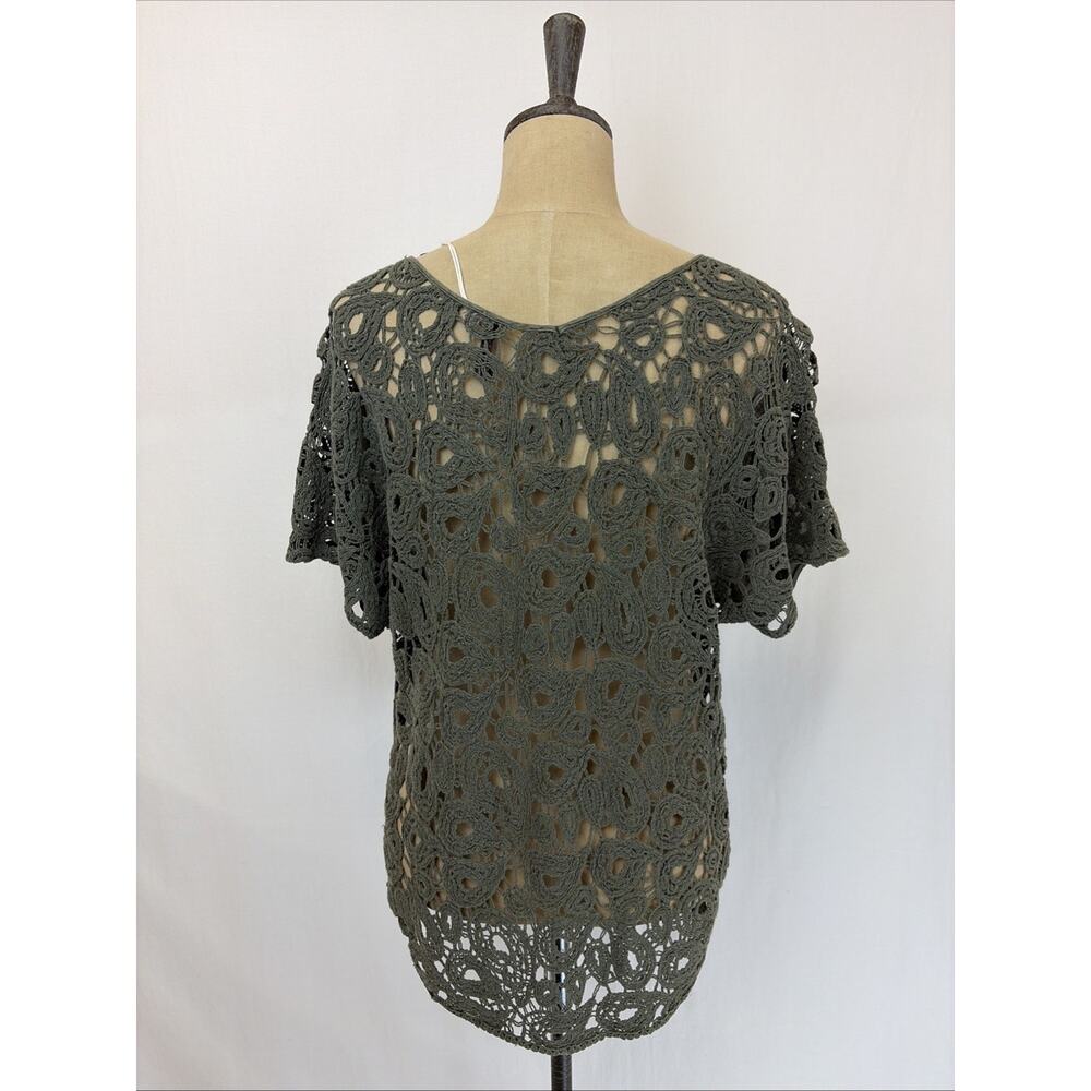 NWT XCVI Green Linen Crochet Short Sleeve High Low Hem Top SMALL #0653 - Picture 3 of 7